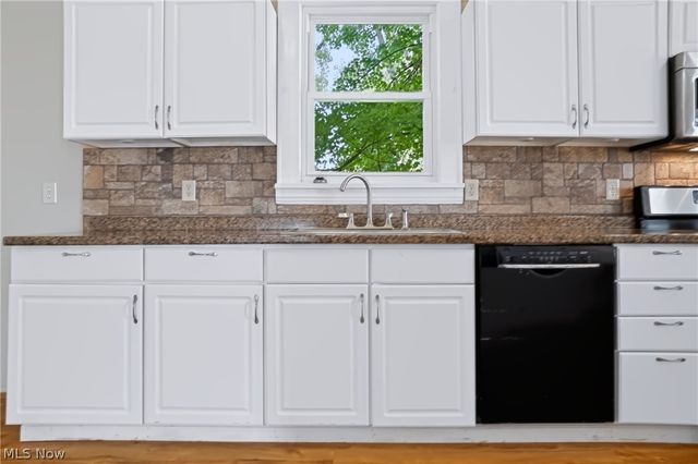 1418 Hocking Road, Belpre, OH 45714