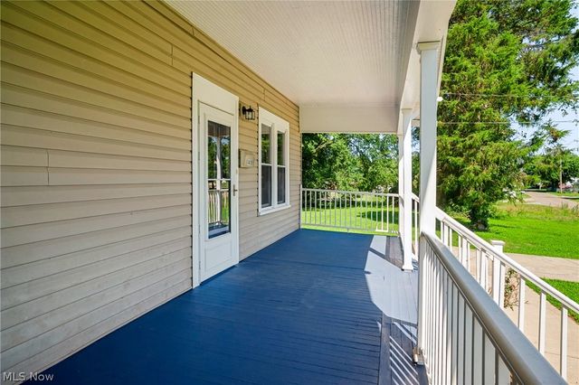 1418 Hocking Road, Belpre, OH 45714