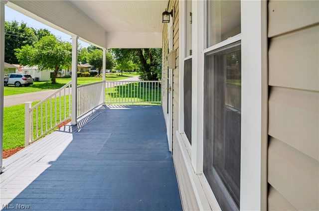 1418 Hocking Road, Belpre, OH 45714