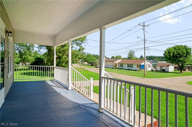 1418 Hocking Road, Belpre, OH 45714