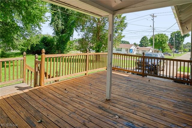 1418 Hocking Road, Belpre, OH 45714