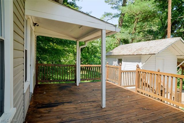 1418 Hocking Road, Belpre, OH 45714