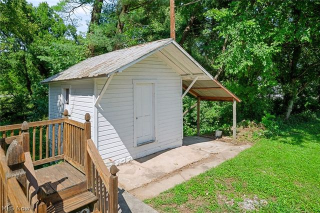 1418 Hocking Road, Belpre, OH 45714