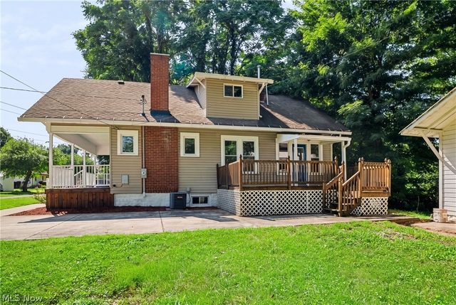 1418 Hocking Road, Belpre, OH 45714