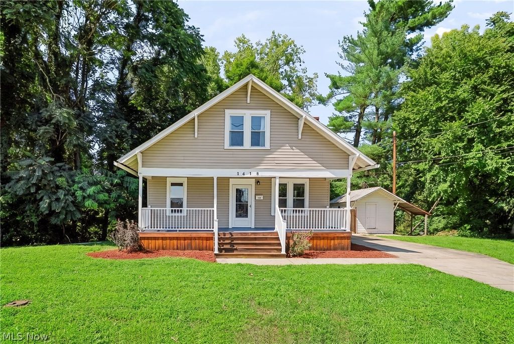 1418 Hocking Road, Belpre, OH 45714