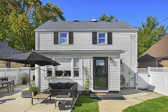 3130 S 28th STREET, Milwaukee, WI 53215