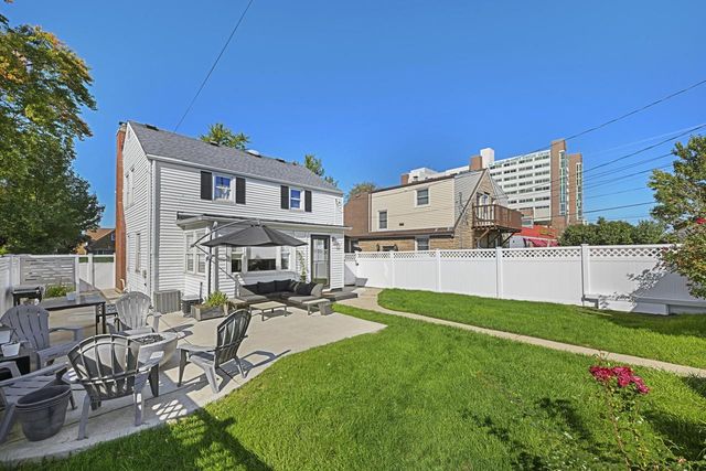 3130 S 28th STREET, Milwaukee, WI 53215