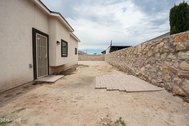 11740 Flor Celosia, Socorro, TX 79927