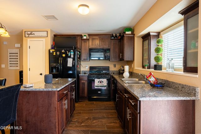 11740 Flor Celosia, Socorro, TX 79927