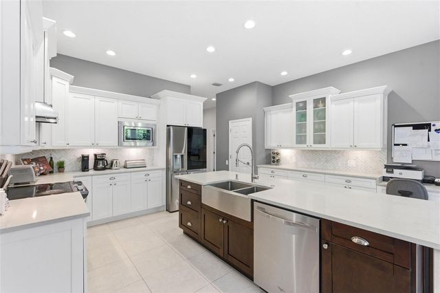 19130 CENTRE ROSE BOULEVARD, Lutz, FL 33558