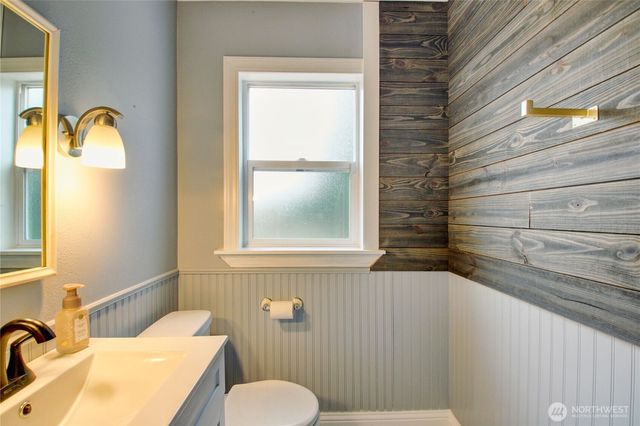 18011 McLean Road, Mount Vernon, WA 98273