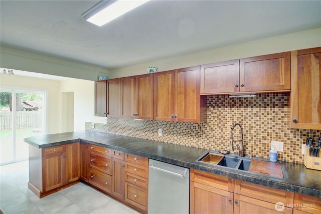 18011 McLean Road, Mount Vernon, WA 98273