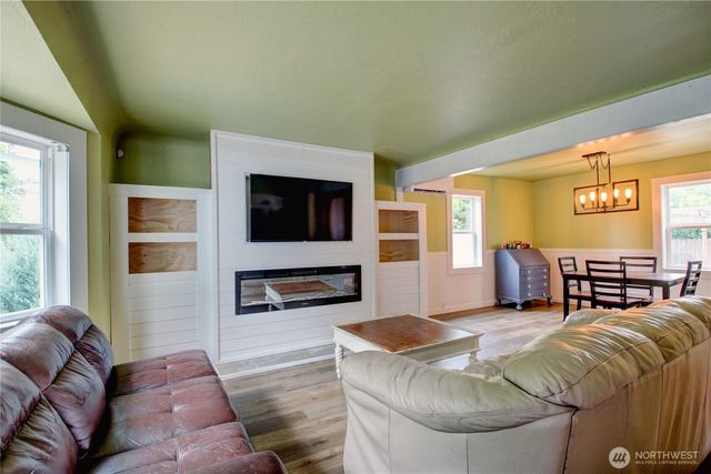 18011 McLean Road, Mount Vernon, WA 98273