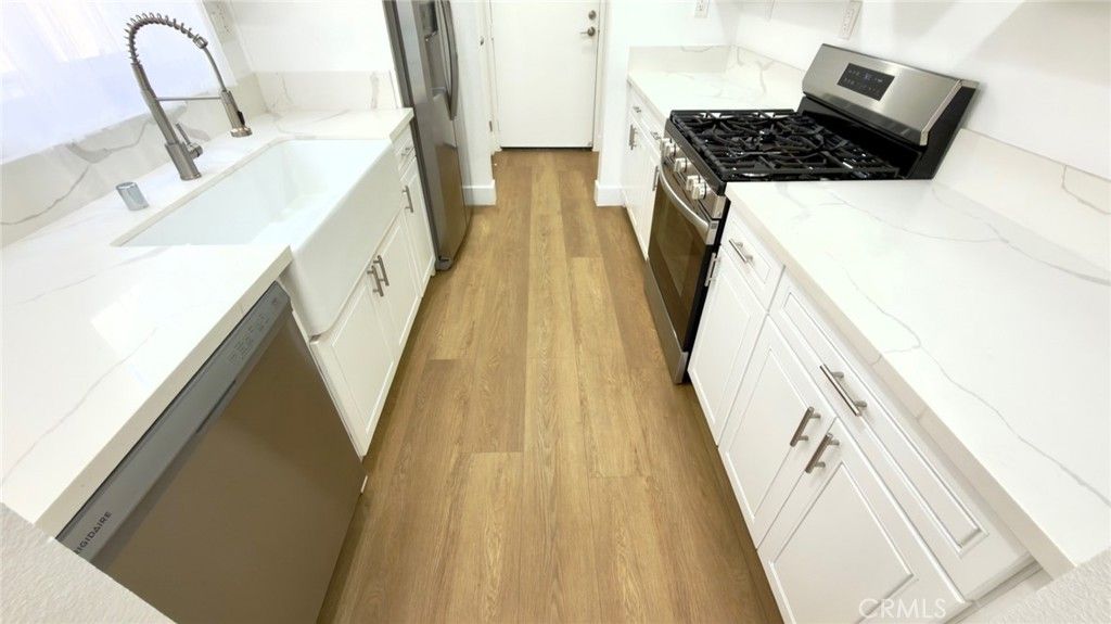 839 Hayworth 104, Los Angeles, CA 90046