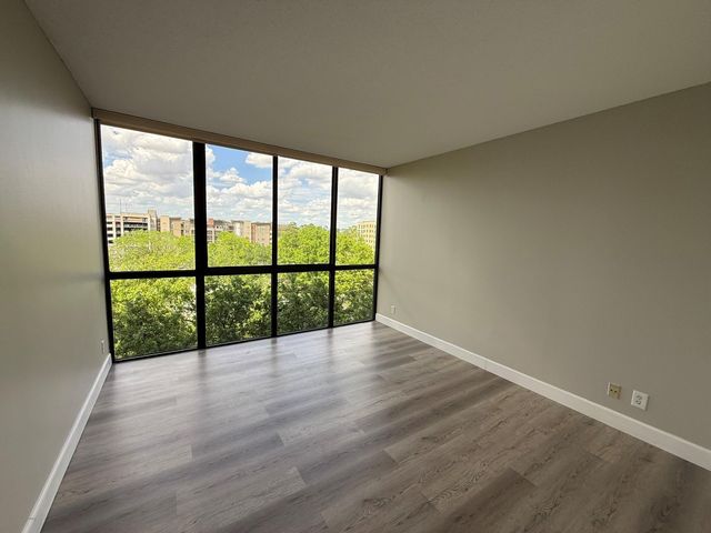 5001 Woodway Drive 705, Houston, TX 77056