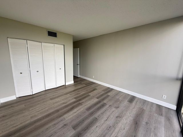 5001 Woodway Drive 705, Houston, TX 77056