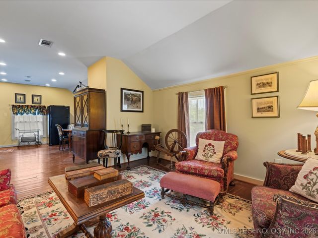 535 E 14th Street, Bartlesville, OK 74003