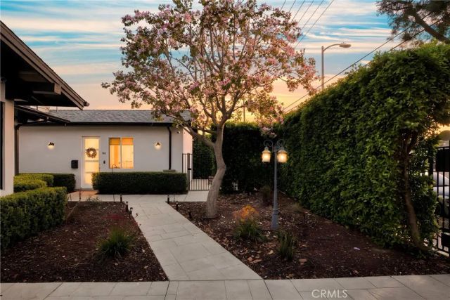 7302 Woodley, Van Nuys, CA 91406