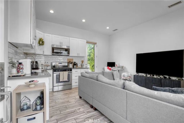 7302 Woodley, Van Nuys, CA 91406