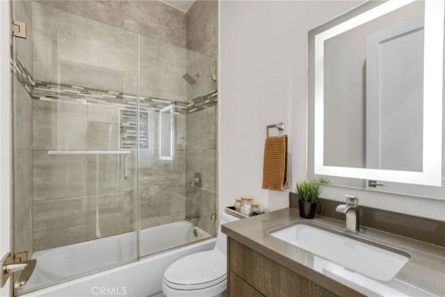 7302 Woodley, Van Nuys, CA 91406