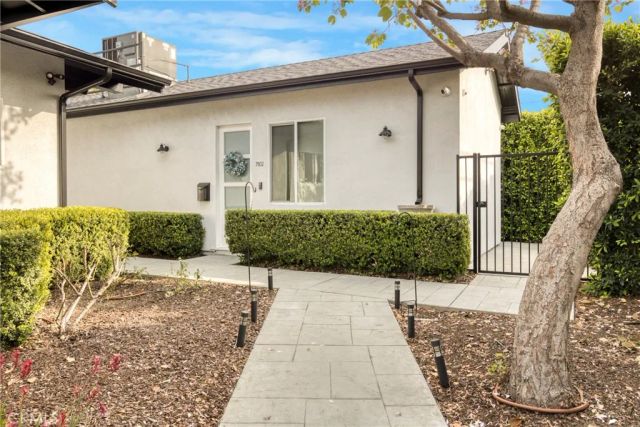 7302 Woodley, Van Nuys, CA 91406