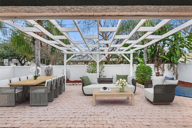 18037 LAKE REFLECTIONS BOULEVARD, Lutz, FL 33558