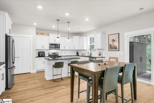 733 Old Magnolia Lane, Woodruff, SC 29388