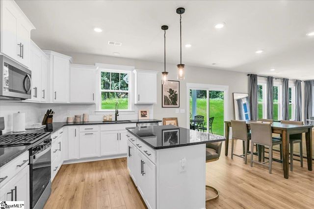 733 Old Magnolia Lane, Woodruff, SC 29388