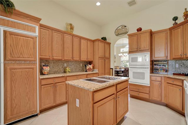9563 SW 123rd Ter, Miami, FL 33176
