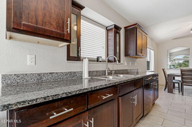 4964 JENNIFER CLAIRE Lane, El Paso, TX 79938