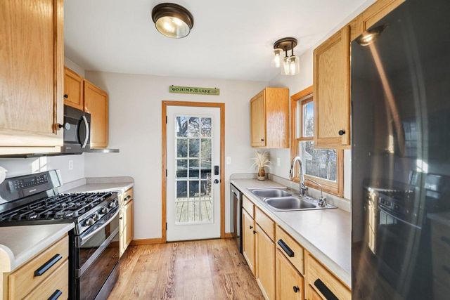 N4564 Warne Avenue, Cambridge, WI 53523