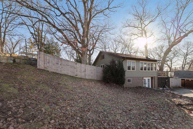 N4564 Warne Avenue, Cambridge, WI 53523