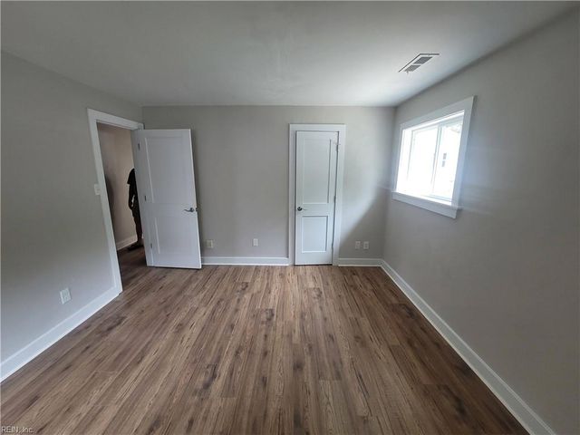 512 W Farmington RD, Virginia Beach, VA 23454