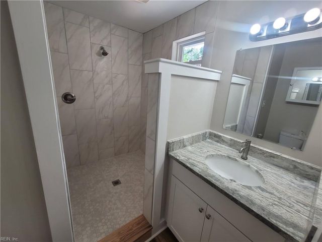 512 W Farmington RD, Virginia Beach, VA 23454