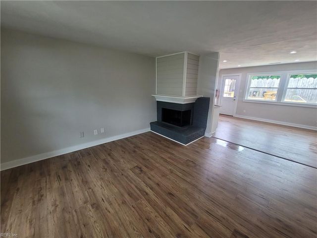 512 W Farmington RD, Virginia Beach, VA 23454