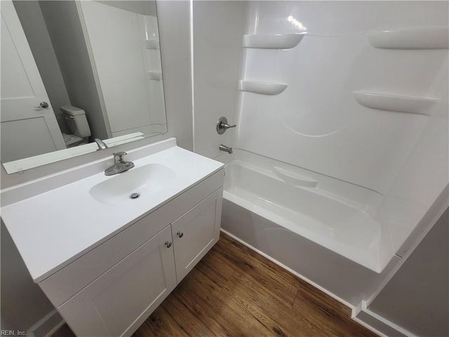 512 W Farmington RD, Virginia Beach, VA 23454