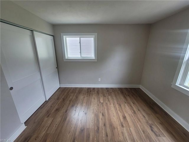 512 W Farmington RD, Virginia Beach, VA 23454