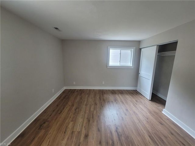 512 W Farmington RD, Virginia Beach, VA 23454