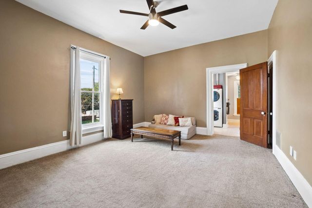 78 W Lincoln Avenue, Delaware, OH 43015