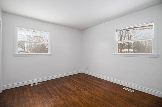 805 Landsdowne Avenue, Portage, MI 49002