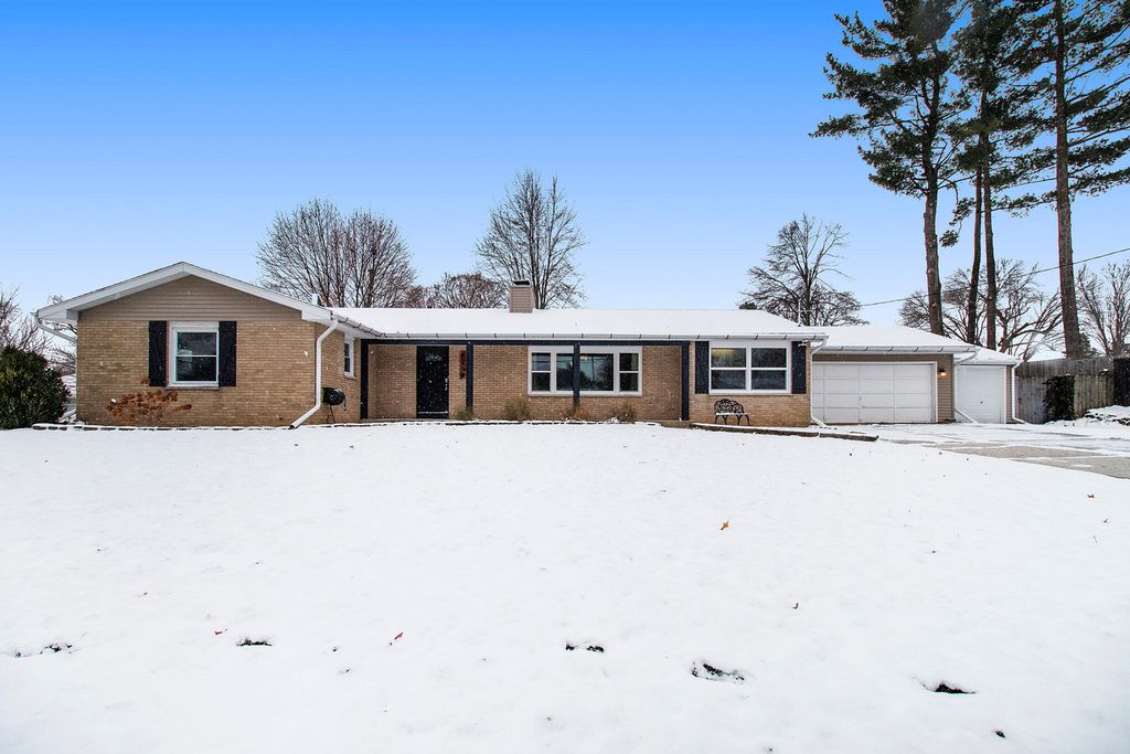805 Landsdowne Avenue, Portage, MI 49002