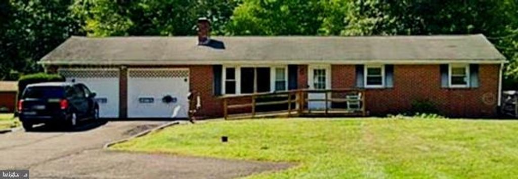 2324 BEDMINSTER RD, PERKASIE, PA 18944 — exterior