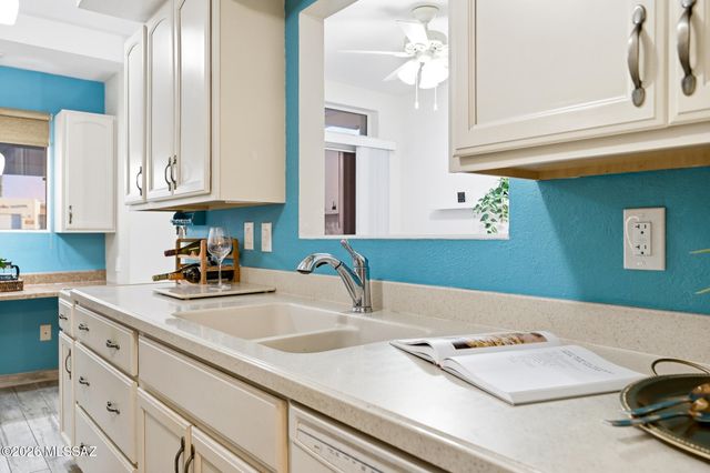 1128 S Alpine Circle, Green Valley, AZ 85614