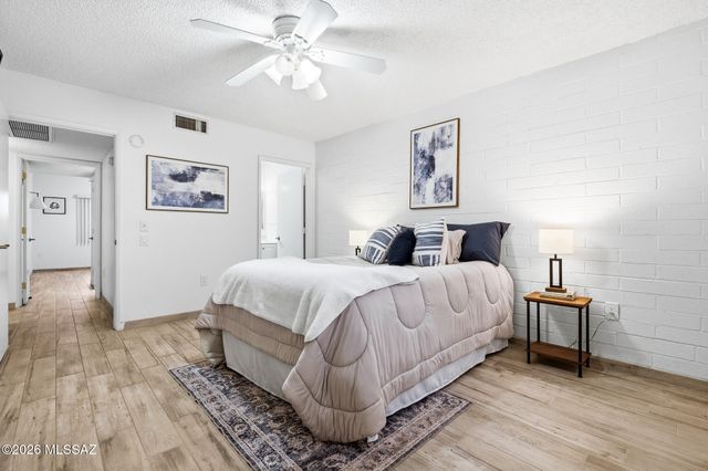 1128 S Alpine Circle, Green Valley, AZ 85614