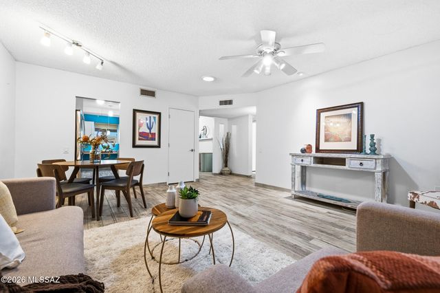 1128 S Alpine Circle, Green Valley, AZ 85614