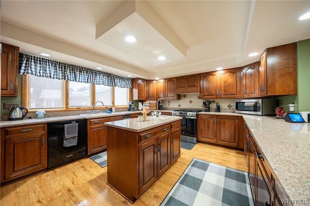 45 Pinewood Drive, West Seneca, NY 14224