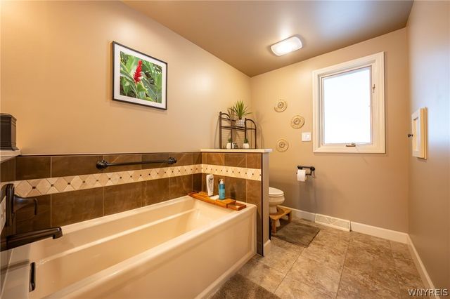 45 Pinewood Drive, West Seneca, NY 14224
