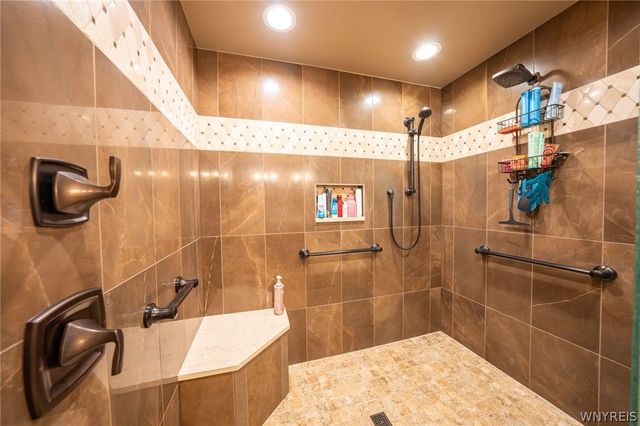 45 Pinewood Drive, West Seneca, NY 14224