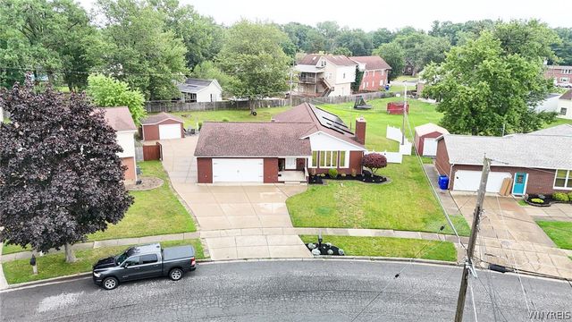 45 Pinewood Drive, West Seneca, NY 14224