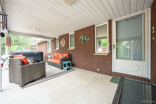 45 Pinewood Drive, West Seneca, NY 14224